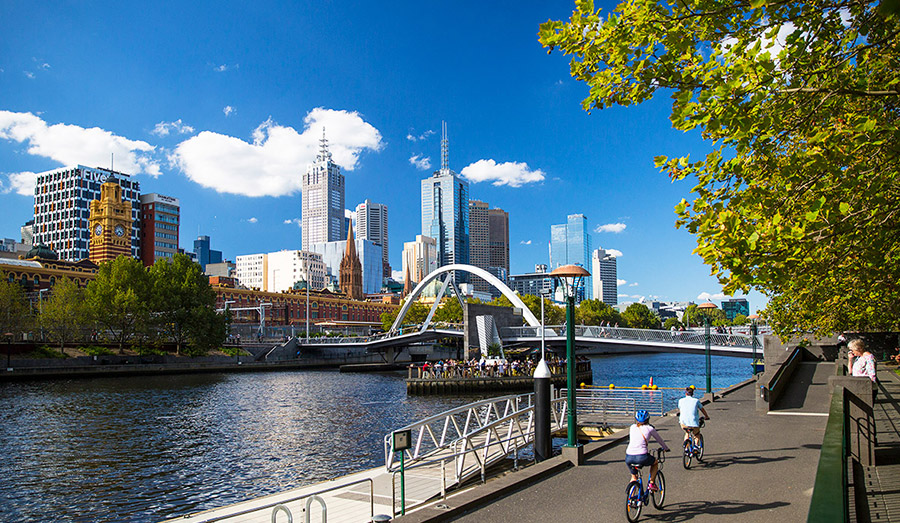 Yarra river running through city